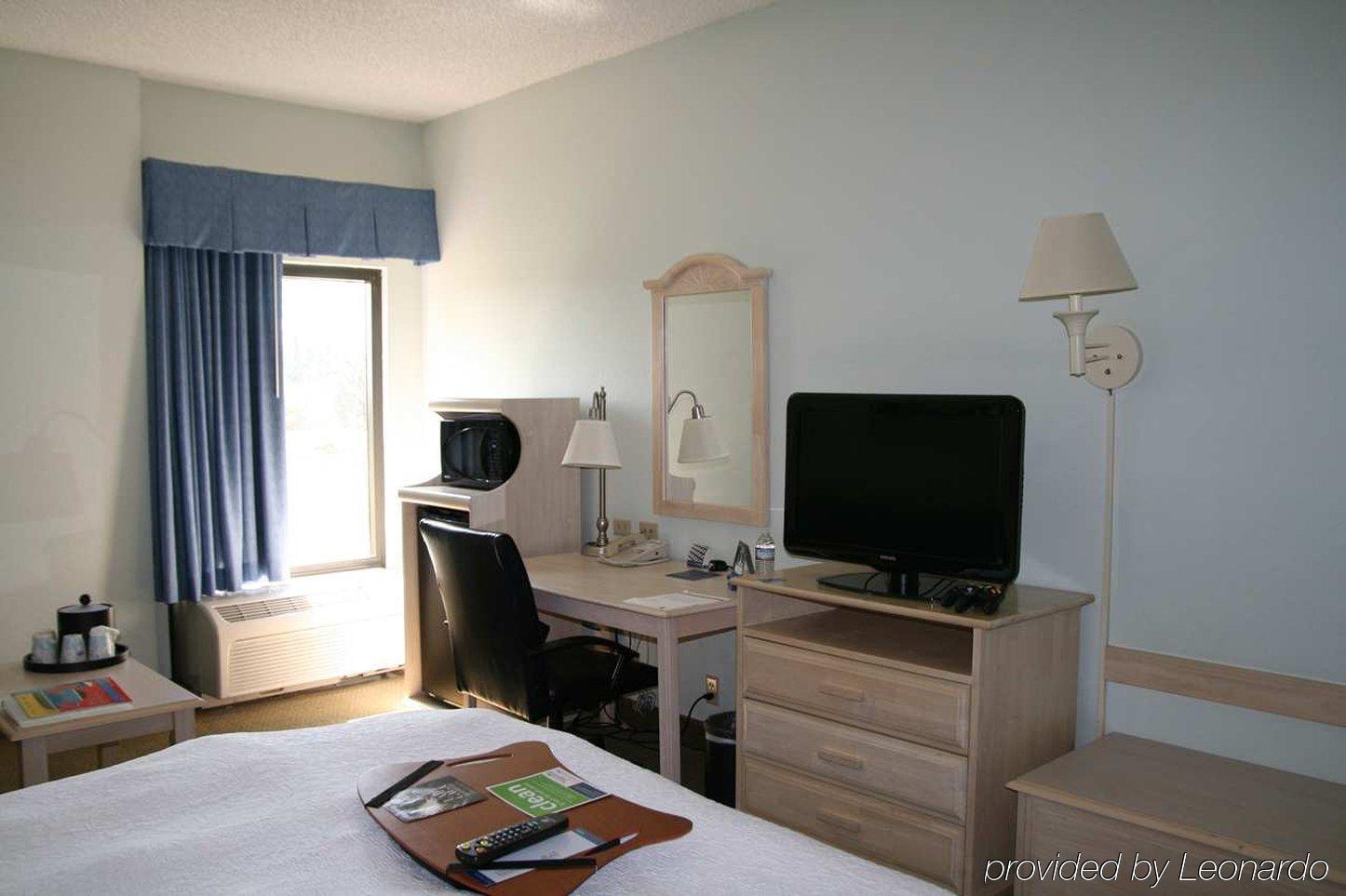 Hampton Inn Naples - I-75 Room photo