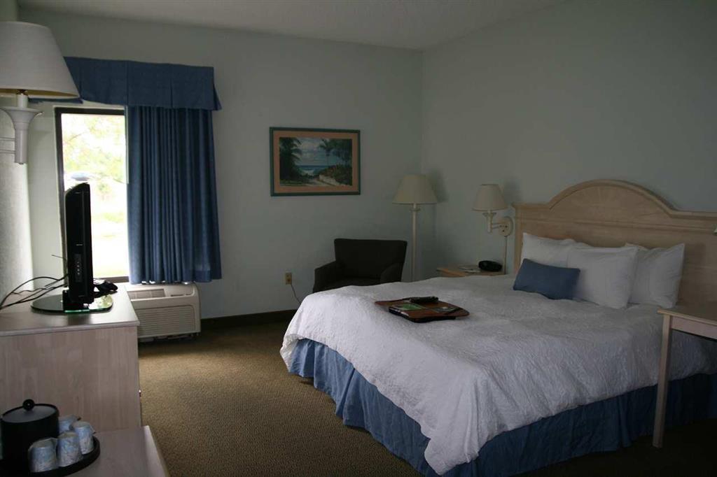 Hampton Inn Naples - I-75 Vineyards Room photo