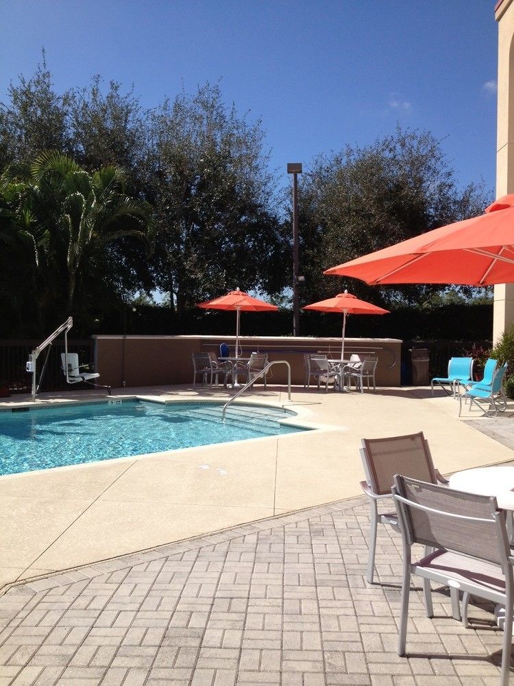 Hampton Inn Naples - I-75 Vineyards Exterior photo